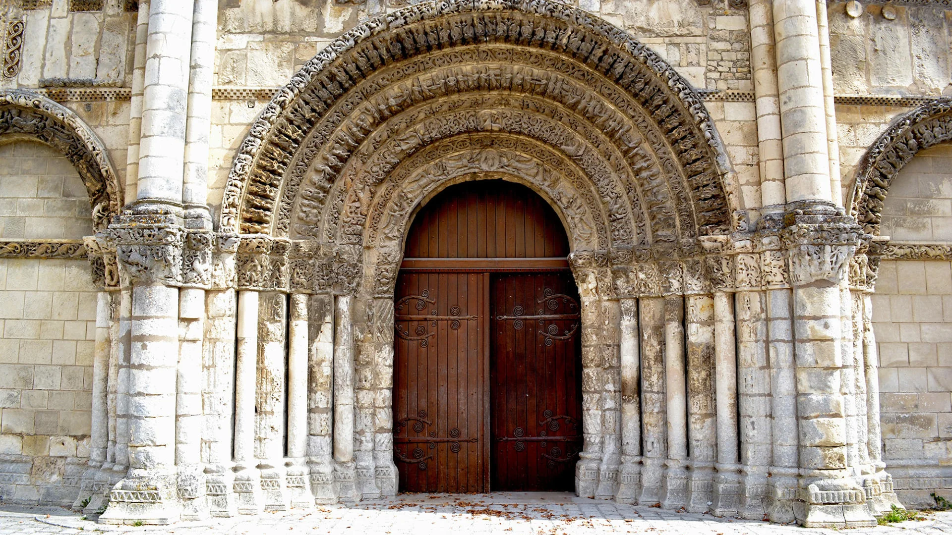 porte d'entrée d'un donjon